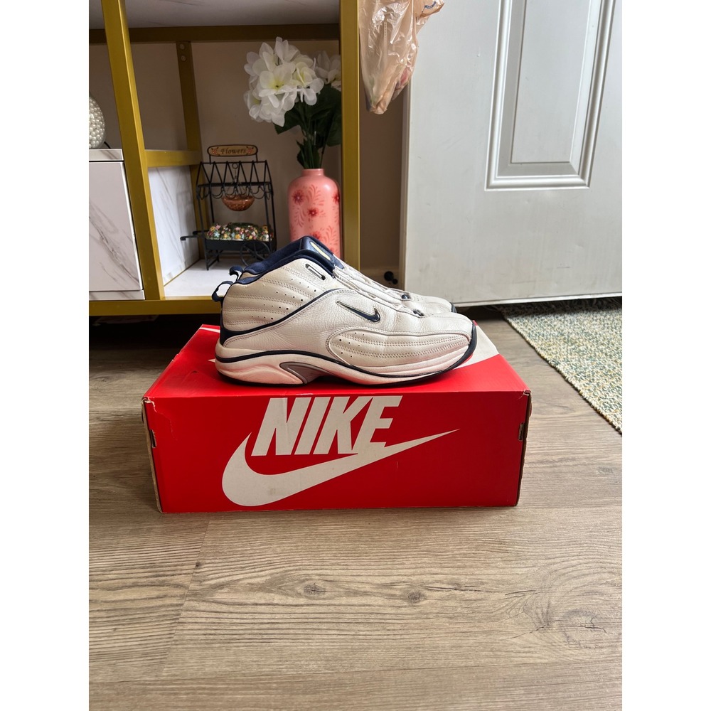 Vintage Nike Air Swoosh Men's 305521 141 00 White Navy 2002 Size 8.5
